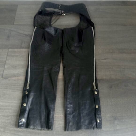 Black Leather Chaps Daytona Motorcycle BIKER SZ Small Zip Lace Up Waist Snap - Picture 2 of 9